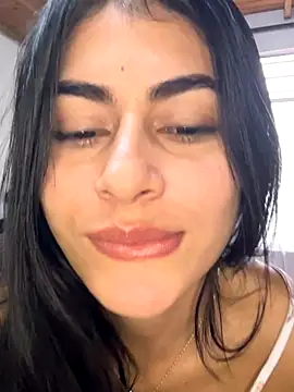 emilie xx  online show from October 2025 03:31:02 PM