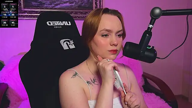 Kari Lunna online show from December 2024 03:32:01 AM