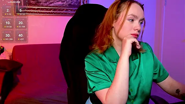 Kari Lunna online show from December 2024 04:01:02 AM