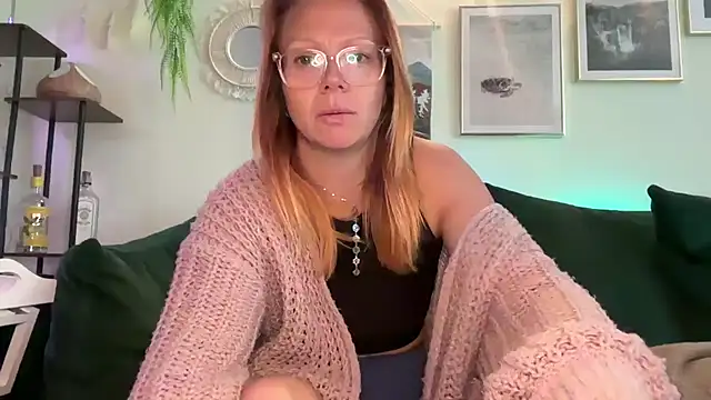 MelodyRoseUk online show from May 2026 10:23:02 AM