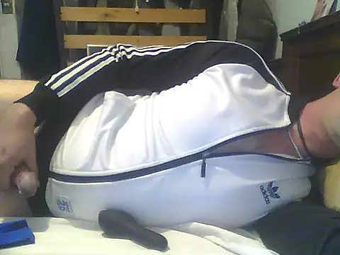 Snapshot of frank32love chatting on January 2025 12:45:01 AM frank32love online show from January 2025 12:45:01 AM