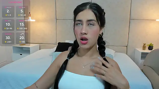 Amiirra  online show from December 2024 08:36:01 PM