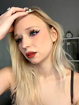 Snapshot of Eva_Millss chatting on September 2025 01:13:01 PM Eva Millss online show from September 2025 01:13:01 PM