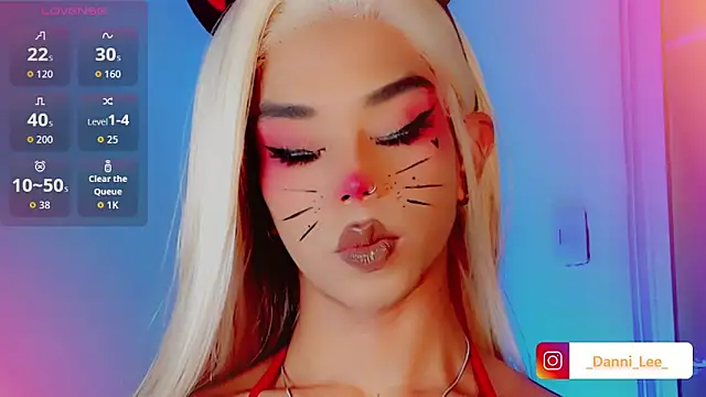 Snapshot of DanniLee_ chatting on October 2025 10:11:02 PM DanniLee online show from October 2025 10:11:02 PM