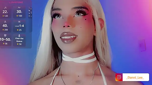 Snapshot of DanniLee_ chatting on November 2025 10:43:02 PM DanniLee online show from November 2025 10:43:02 PM