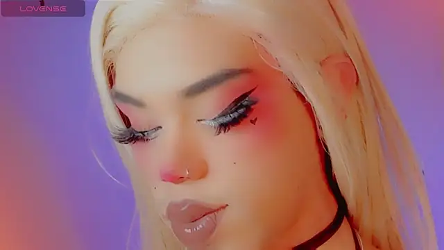 Snapshot of DanniLee_ chatting on December 2025 07:18:01 PM DanniLee online show from December 2025 07:18:01 PM