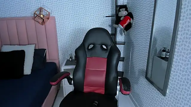 Snapshot of DENISERICHARD2 chatting on October 2025 12:25:02 PM DENISERICHARD2 online show from October 2025 12:25:02 PM