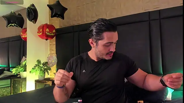 JossAckland online show from October 2025 07:46:02 PM