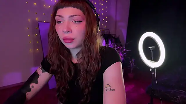 Snapshot of PaulaPratt chatting on December 2024 05:48:02 PM PaulaPratt online show from December 2024 05:48:02 PM