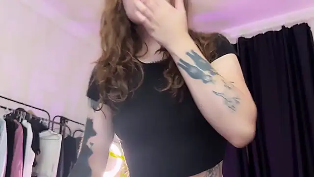 Snapshot of PaulaPratt chatting on December 2024 05:20:02 AM PaulaPratt online show from December 2024 05:20:02 AM