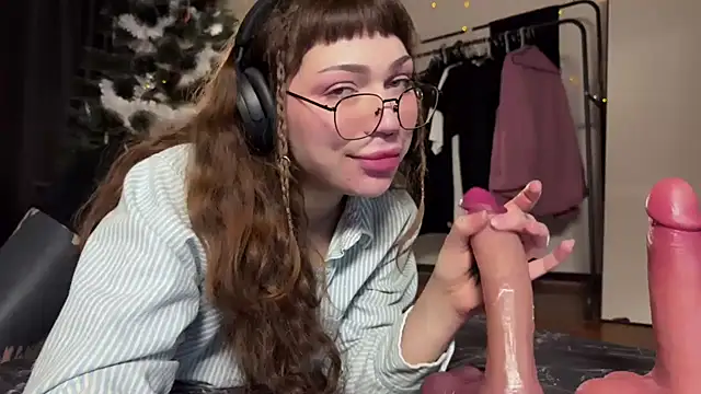 Snapshot of PaulaPratt chatting on December 2024 03:32:02 PM PaulaPratt online show from December 2024 03:32:02 PM