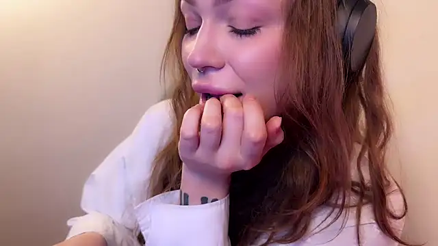 Snapshot of PaulaPratt chatting on January 2025 04:16:02 AM PaulaPratt online show from January 2025 04:16:02 AM