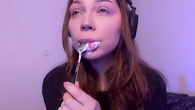 Snapshot of PaulaPratt chatting on January 2025 03:37:01 AM PaulaPratt online show from January 2025 03:37:01 AM