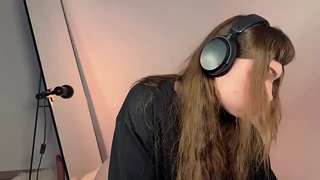 Snapshot of PaulaPratt chatting on March 2025 06:14:02 AM PaulaPratt online show from March 2025 06:14:02 AM