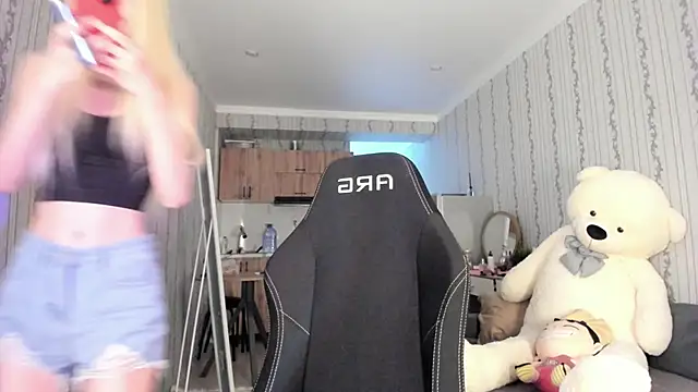 Snapshot of Velvetsky_1 chatting on February 2026 04:03:02 PM Velvetsky 1 online show from February 2026 04:03:02 PM