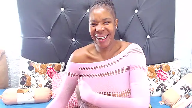 Snapshot of KinkyTall85 chatting on February 2025 08:39:02 AM KinkyTall85 online show from February 2025 08:39:02 AM