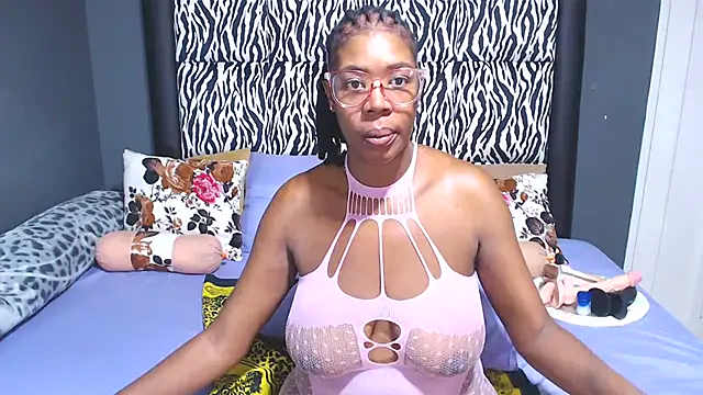 Snapshot of KinkyTall85 chatting on March 2025 05:08:01 AM KinkyTall85 online show from March 2025 05:08:01 AM