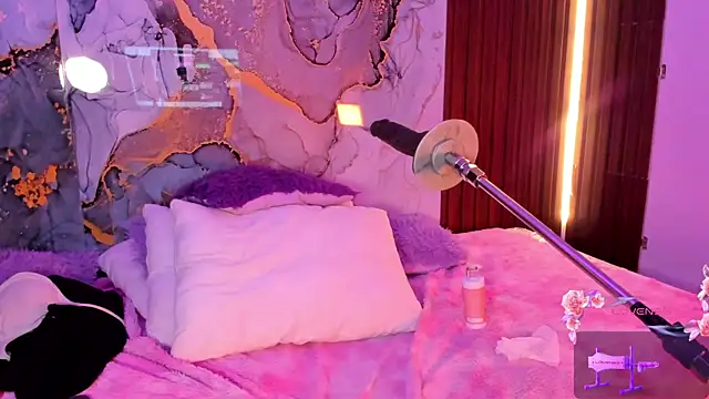 centaurigirl online show from November 2025 04:34:01 AM