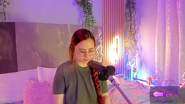 centaurigirl online show from February 2026 05:00:02 AM