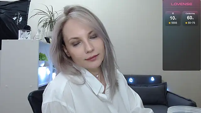 Snapshot of Sunny_bunny6 chatting on December 2024 08:53:02 AM Sunny bunny6 online show from December 2024 08:53:02 AM