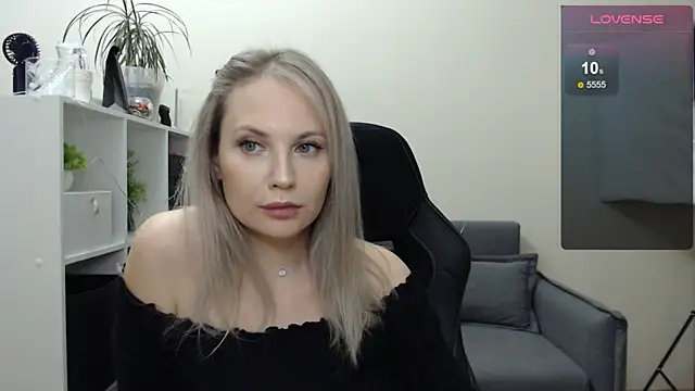 Snapshot of Sunny_bunny6 chatting on January 2025 02:43:01 PM Sunny bunny6 online show from January 2025 02:43:01 PM