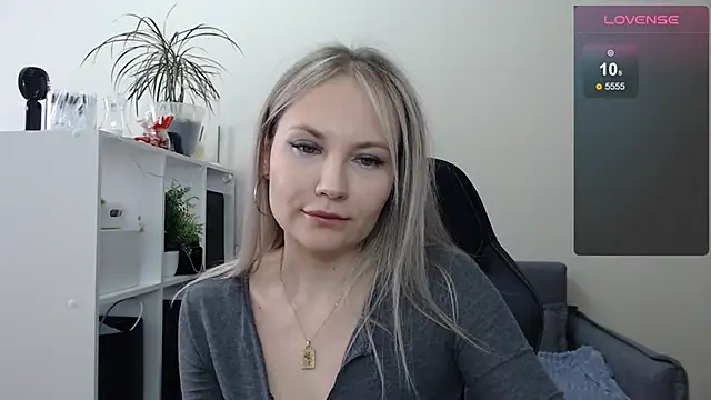 Snapshot of Sunny_bunny6 chatting on March 2025 06:15:02 AM Sunny bunny6 online show from March 2025 06:15:02 AM