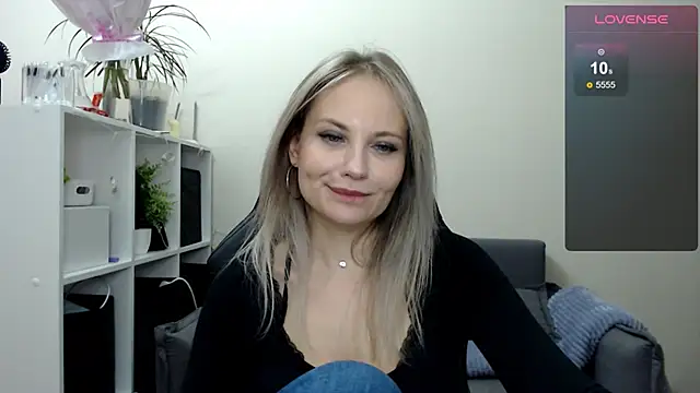 Snapshot of Sunny_bunny6 chatting on March 2025 10:05:01 AM Sunny bunny6 online show from March 2025 10:05:01 AM