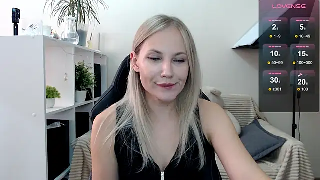 Snapshot of Sunny_bunny6 chatting on September 2025 09:55:02 AM Sunny bunny6 online show from September 2025 09:55:02 AM