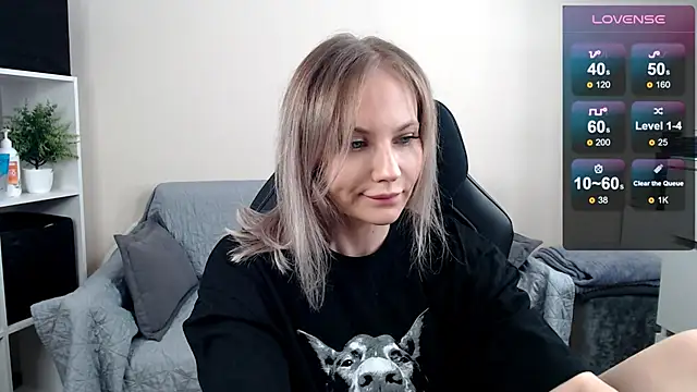 Snapshot of Sunny_bunny6 chatting on June 2026 05:15:01 AM Sunny bunny6 online show from June 2026 05:15:01 AM