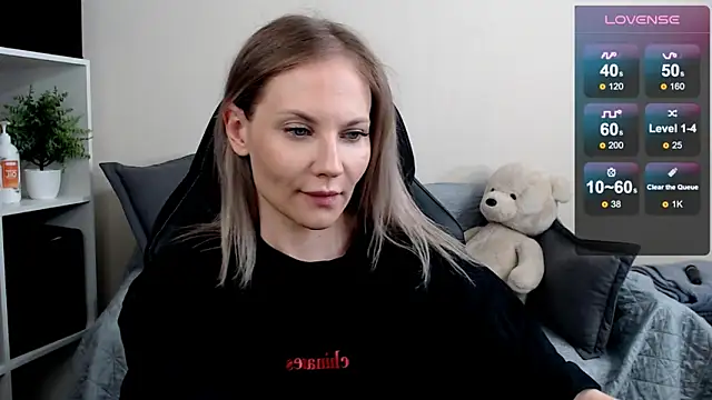 Snapshot of Sunny_bunny6 chatting on June 2026 05:49:02 AM Sunny bunny6 online show from June 2026 05:49:02 AM