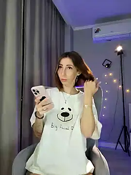 Snapshot of _Moriko_ chatting on January 2025 03:21:01 PM Moriko online show from January 2025 03:21:01 PM