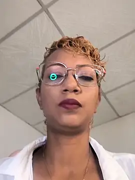 Snapshot of Amaliu_ chatting on October 2025 02:45:02 PM Amaliu online show from October 2025 02:45:02 PM