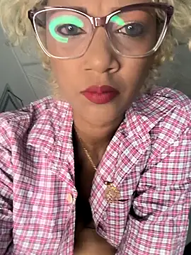 Snapshot of Amaliu_ chatting on February 2026 02:24:02 PM Amaliu online show from February 2026 02:24:02 PM