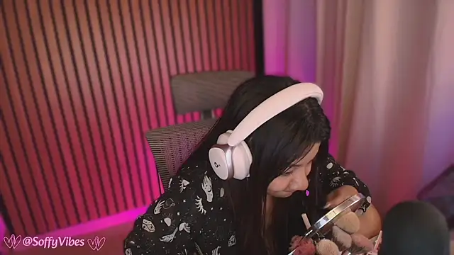 Snapshot of soffyvibes- chatting on February 2026 12:40:02 AM soffyvibes- online show from February 2026 12:40:02 AM