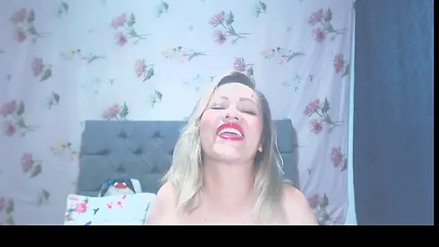 Snapshot of Paris_Squirt_ chatting on September 2025 08:58:02 PM Paris Squirt online show from September 2025 08:58:02 PM