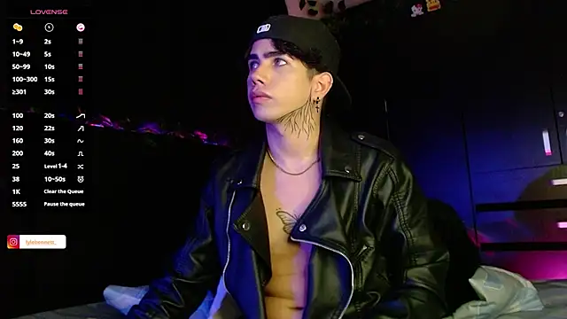 LyleBennett  online show from December 2024 10:29:02 AM