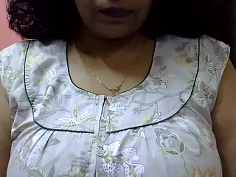 Snapshot of Riya_riyaa chatting on January 2025 03:47:02 PM Riya riyaa online show from January 2025 03:47:02 PM