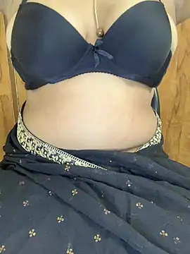 Snapshot of Doodhwaali chatting on February 2025 07:17:01 PM Doodhwaali online show from February 2025 07:17:01 PM