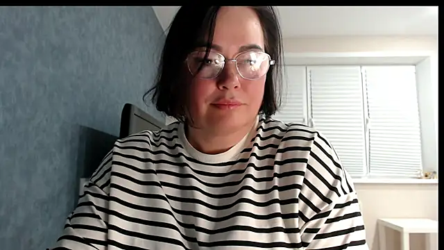 Snapshot of Nora_Star chatting on December 2025 08:02:02 PM Nora Star online show from December 2025 08:02:02 PM