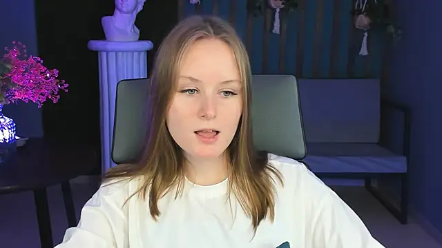 VivienLeeigh online show from December 2024 07:19:02 PM