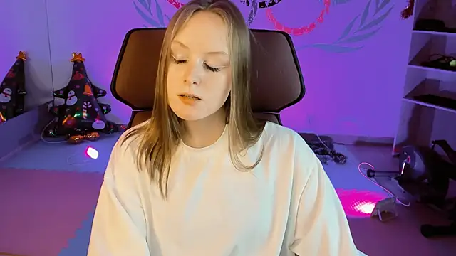 VivienLeeigh online show from December 2024 08:32:01 PM