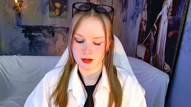 VivienLeeigh online show from March 2026 05:07:02 AM