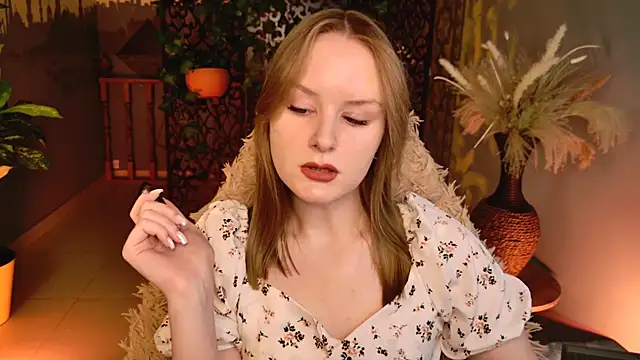 VivienLeeigh online show from May 2026 05:01:02 AM