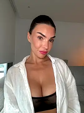 Snapshot of krissiswrld- chatting on November 2025 01:33:02 PM krissiswrld- online show from November 2025 01:33:02 PM