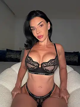 krissiswrld- online show from April 2026 05:30:01 PM