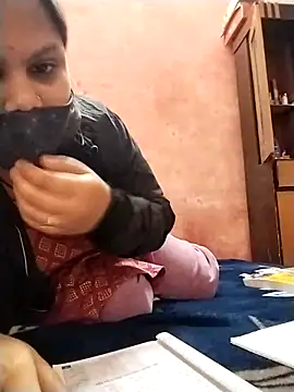 Snapshot of zeevaansari chatting on January 2025 07:52:02 AM zeevaansari online show from January 2025 07:52:02 AM