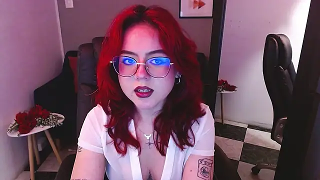 Snapshot of crimson_tati_ chatting on February 2025 11:04:01 PM crimson tati online show from February 2025 11:04:01 PM