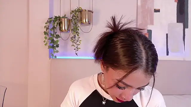 MiaOconner online show from January 2025 12:56:01 PM