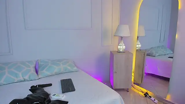 MiaOconner online show from October 2025 09:24:02 PM