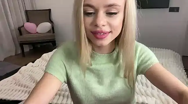 Snapshot of little_fox_alisa chatting on March 2025 12:22:02 AM little fox alisa online show from March 2025 12:22:02 AM